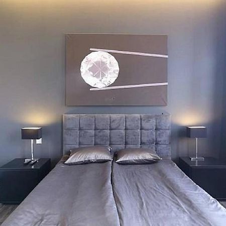 Apartment Ruska Street ลวีฟ ภายนอก รูปภาพ